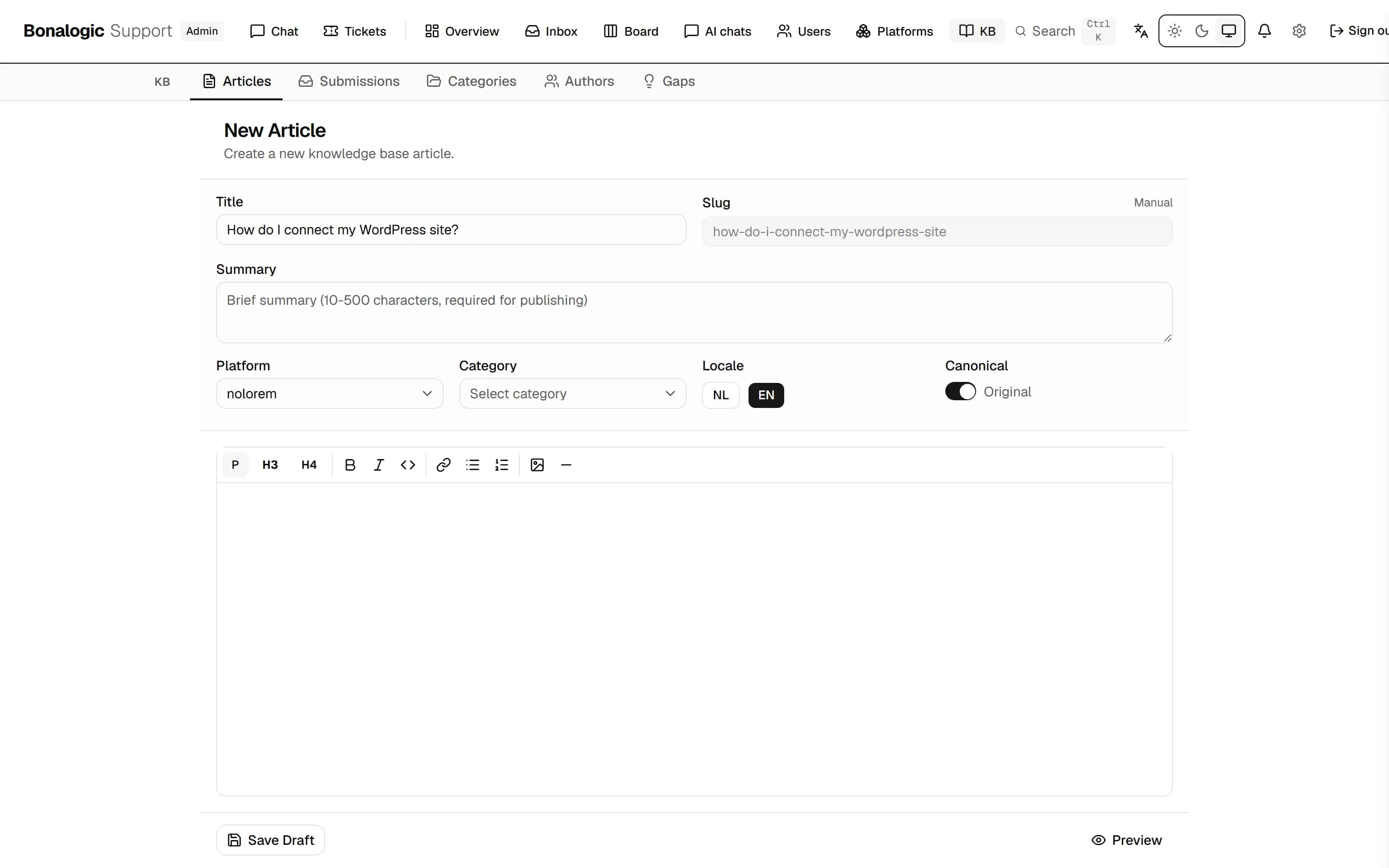 Ein neuer Artikel der Wissensdatenbank, aus einer Lücke geöffnet, mit der Frage als Titel und Feldern für Zusammenfassung, Plattform, Kategorie und Sprache.